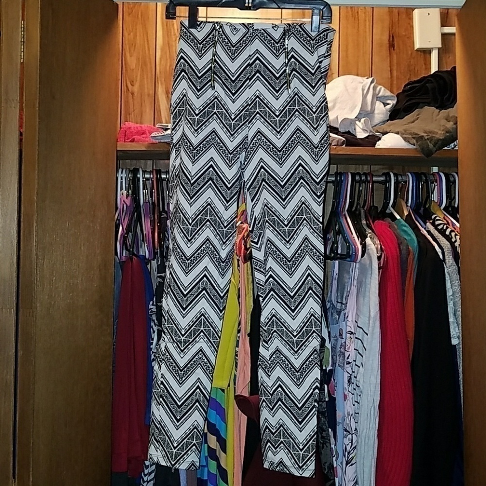 LA Heart Chevron Patterned Pants with Zippers